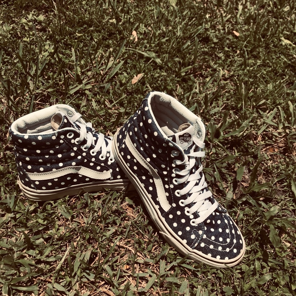 women’s blue polka dot high top vans!!